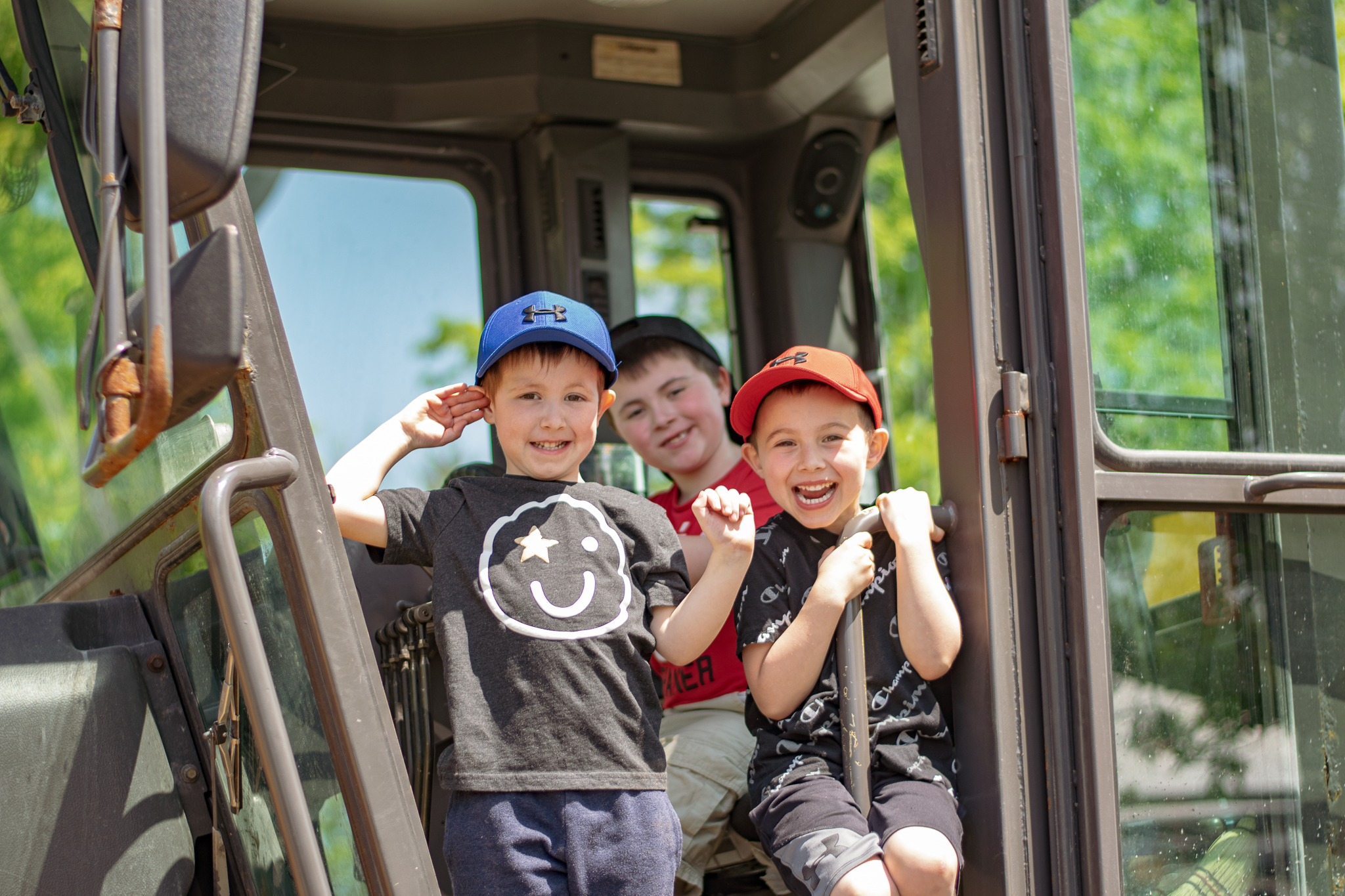 kids in truck